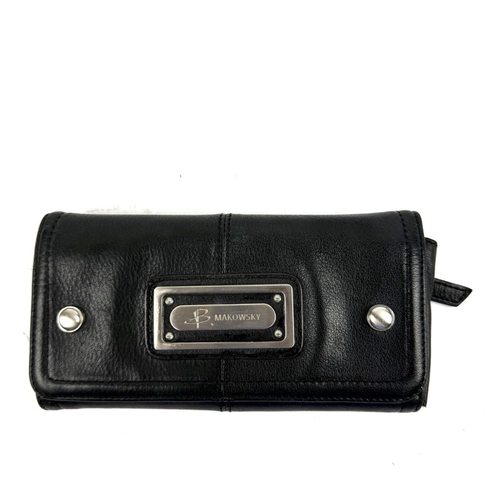 B‎ Makowsky Wallet Black Leather Trifold  Clutch Organizer Silver Medallion
